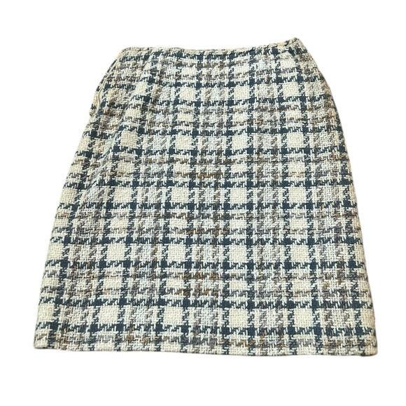 Vintage 1960s Gray and Cream Wool Blend houndstooth Tweed Skirt / Medium - - Picture 1 of 4